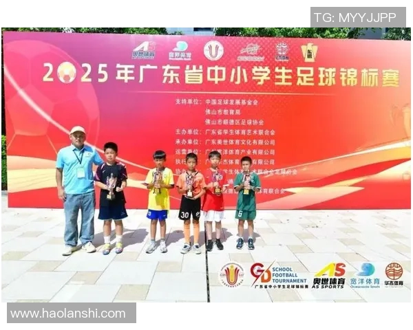 广州足球队以62分领跑挑战赛积分榜展现强劲实力 广州足球队以62分领跑挑战赛积分榜展现强劲实力